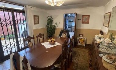 VENDO CASA CONSERVADA EN MAGDALENA CERCA A LA PERA DEL AMOR