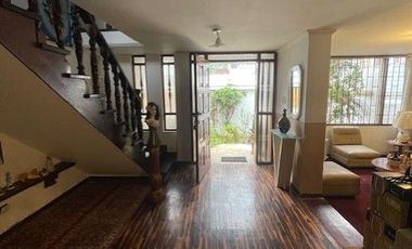 VENDO CASA CONSERVADA EN MAGDALENA CERCA A LA PERA DEL AMOR