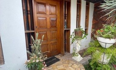 VENDO CASA CONSERVADA EN MAGDALENA CERCA A LA PERA DEL AMOR