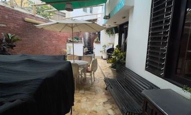 VENDO CASA CONSERVADA EN MAGDALENA CERCA A LA PERA DEL AMOR