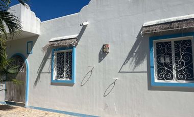 30 metros de frente sobre Calle 7, La Veleta – Increíble terreno con construcción