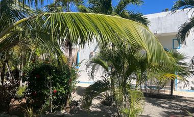 30 metros de frente sobre Calle 7, La Veleta – Increíble terreno con construcción