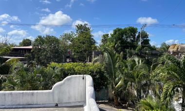 30 metros de frente sobre Calle 7, La Veleta – Increíble terreno con construcción