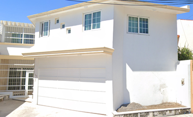 Casa en Venta en Avenida Costa de Oro, Col. Costa de Oro, Veracruz.