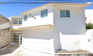 Casa en Venta en Avenida Costa de Oro, Col. Costa de Oro, Veracruz.