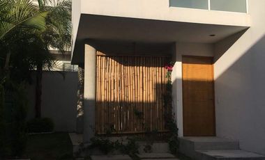 RENTO CASA MODERNA EN CUERNAVACA, CONDOMINIO DE 12 CASAS, SEGURIDAD, UBICACIÓN