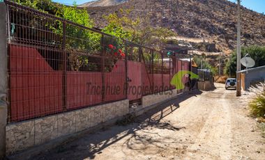 Venta de casa de 3D, 2B, amplio estacionamiento. Terreno de 450 m2. Rivadavia, Valle del Elqui. $65 millones