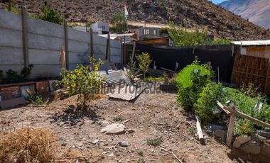 Venta de casa de 3D, 2B, amplio estacionamiento. Terreno de 450 m2. Rivadavia, Valle del Elqui. $65 millones