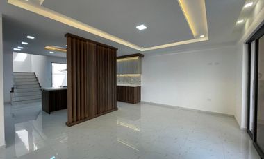 𝐄𝐬𝐩𝐞𝐜𝐭𝐚𝐜𝐮𝐥𝐚𝐫 𝐂𝐚𝐬𝐚 𝐞𝐧 𝐕𝐞𝐧𝐭𝐚 𝐞𝐧 𝐉𝐚𝐯𝐢𝐞𝐫 𝐋𝐨𝐲𝐨𝐥𝐚- Azogues