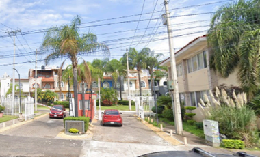 CASA DE OPORTUNIDAD EN TLAQUEPAQUE DE REMATE BANCARIO POR RIO NILO Y PATRIA