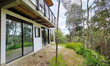 Venta Casa   Campestre de Lujo en el Bosque,  Para Estrenar, Excelente Ubicación, doble proposito:residencial y/o comercial.