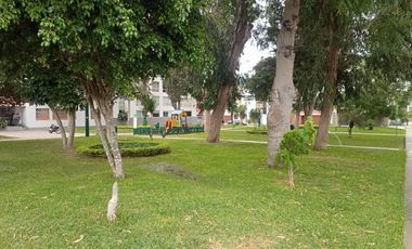 HERMOSA CASA VISTA PARQUE SURCO LIMITE MIRAFLORES