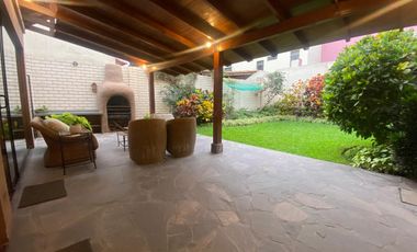 HERMOSA CASA VISTA PARQUE SURCO LIMITE MIRAFLORES