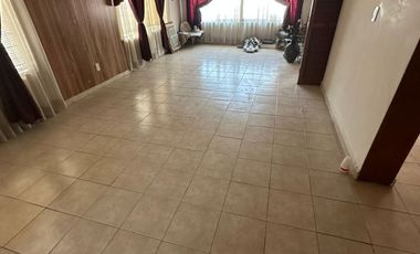 Casa en VENTA con más de 350m² de TERRENO cerca de avenidas principales como Av. Universidad