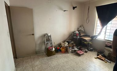 Casa en VENTA con más de 350m² de TERRENO cerca de avenidas principales como Av. Universidad