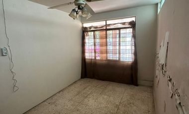 Casa en VENTA con más de 350m² de TERRENO cerca de avenidas principales como Av. Universidad