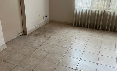 Casa en VENTA con más de 350m² de TERRENO cerca de avenidas principales como Av. Universidad