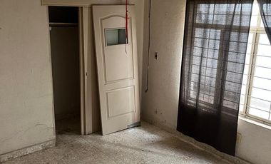 Casa en VENTA con más de 350m² de TERRENO cerca de avenidas principales como Av. Universidad