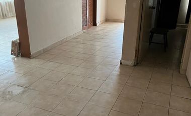 Casa en VENTA con más de 350m² de TERRENO cerca de avenidas principales como Av. Universidad