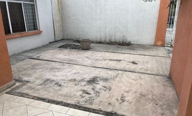 Casa en VENTA con más de 350m² de TERRENO cerca de avenidas principales como Av. Universidad