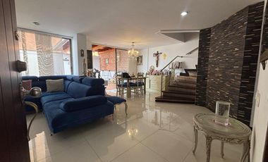 Casa en arriendo en El Escobero, Envigado