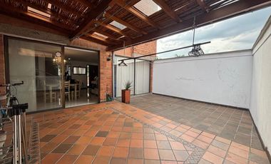 Casa en arriendo en El Escobero, Envigado