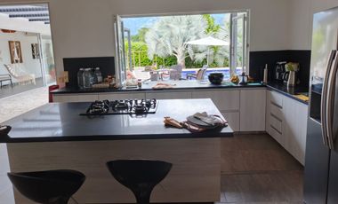CASA CAMPESTRE, DE UN SOLO NIVEL, EN SOPETRAN, VEREDA EL RODEO, ANT