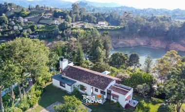 Finca en conjunto cerrado en venta Guatapé