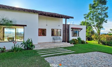 Finca en conjunto cerrado en venta Guatapé