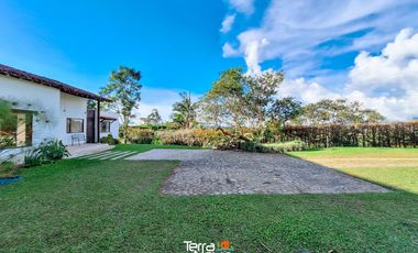Finca en conjunto cerrado en venta Guatapé