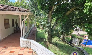 Finca en la parcealción La Siria con piscina en venta. Amagá - Antioquia