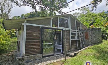 Finca en la parcealción La Siria con piscina en venta. Amagá - Antioquia