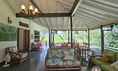 Finca en la parcealción La Siria con piscina en venta. Amagá - Antioquia