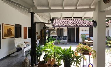 Finca en la parcealción La Siria con piscina en venta. Amagá - Antioquia