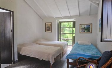 Finca en la parcealción La Siria con piscina en venta. Amagá - Antioquia