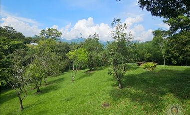 Finca en la parcealción La Siria con piscina en venta. Amagá - Antioquia