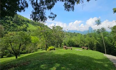 Finca en la parcealción La Siria con piscina en venta. Amagá - Antioquia