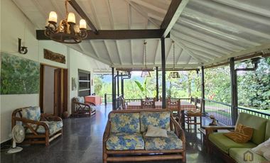 Finca en la parcealción La Siria con piscina en venta. Amagá - Antioquia