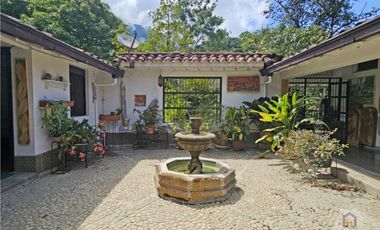 Finca en la parcealción La Siria con piscina en venta. Amagá - Antioquia