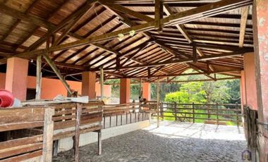 Finca en la parcealción La Siria con piscina en venta. Amagá - Antioquia