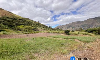Terreno en venta en sector Taquil cerca del Pueblo de Cera y a pocos minutos de Loja y Catamayo