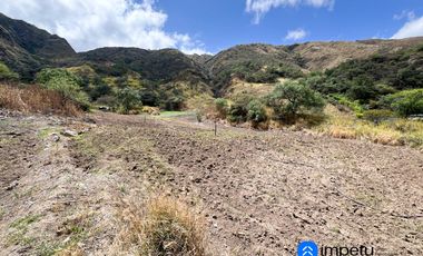 Terreno en venta en sector Taquil cerca del Pueblo de Cera y a pocos minutos de Loja y Catamayo