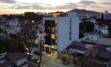 RENTO DEPARTAMENTO AMUEBLADO DE LUJO TORRE NUBO $22,000.00 INC. MTTO. 2 RECAMARAS