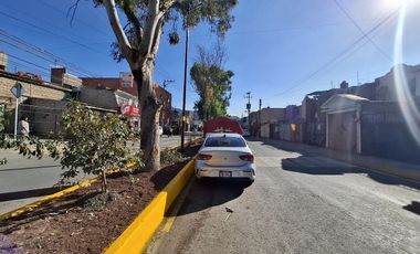 Venta de casa con local en ExHacienda San Felipe, Municipio Coacalco, Méx.