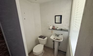 Venta de casa con local en ExHacienda San Felipe, Municipio Coacalco, Méx.