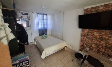 Venta de casa con local en ExHacienda San Felipe, Municipio Coacalco, Méx.