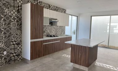 BONITA CASA NUEVA EN RENTA EN FRACCIONAMIENTO, EN TOLUCA - ZONA CACALOMACAN