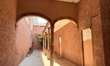 Casa en venta en el centro de la ciudad en excelente estado