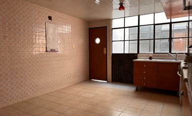 Casa en venta en el centro de la ciudad en excelente estado