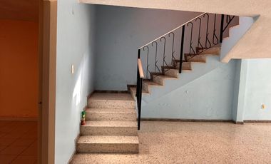 Casa en venta en el centro de la ciudad en excelente estado